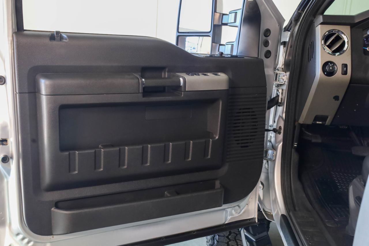 Ford Super Duty F-350 SRW 4WD Crew Cab 172" Lariat 2016