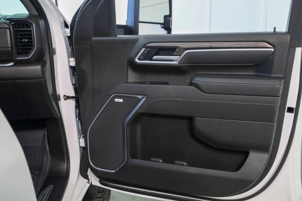 Chevrolet Silverado 2500HD 4WD Crew Cab 159" LTZ 2025