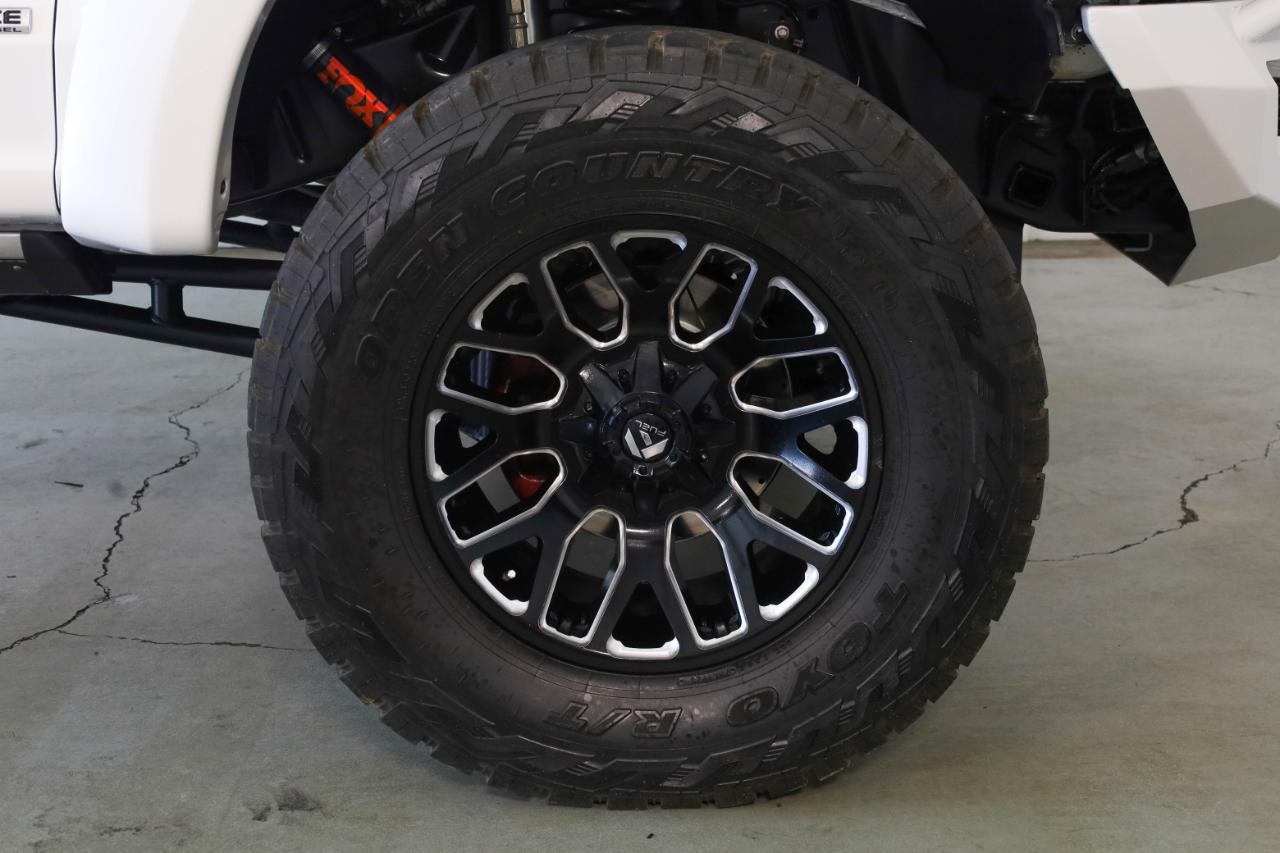 Ford Super Duty F-250 SRW Platinum 4WD Crew Cab 8' Box 2017