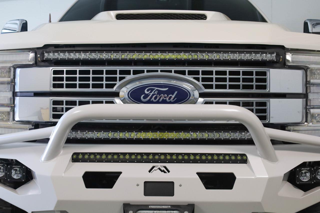 Ford Super Duty F-250 SRW Platinum 4WD Crew Cab 8' Box 2017