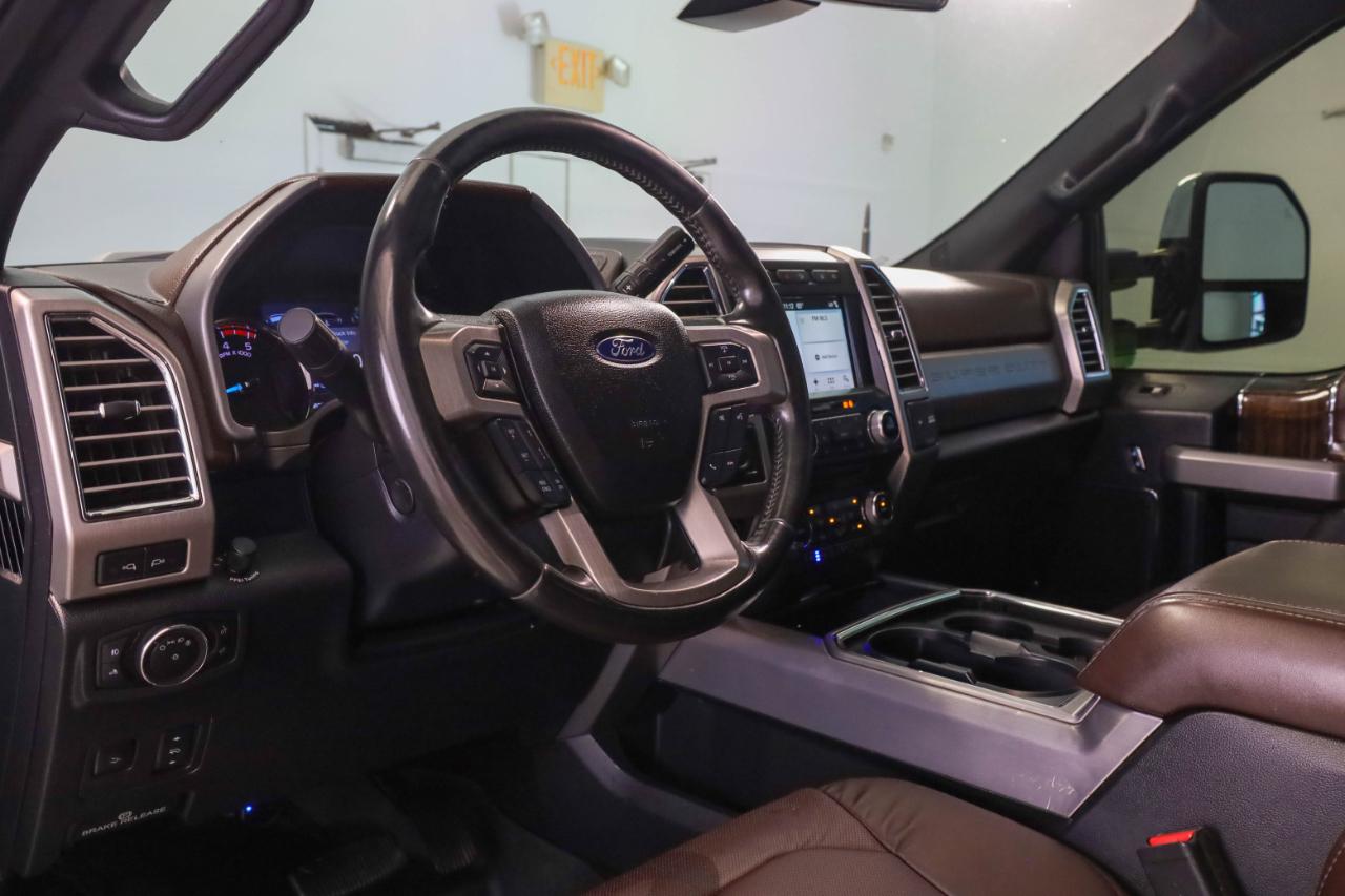 Ford Super Duty F-250 SRW Platinum 4WD Crew Cab 8' Box 2017