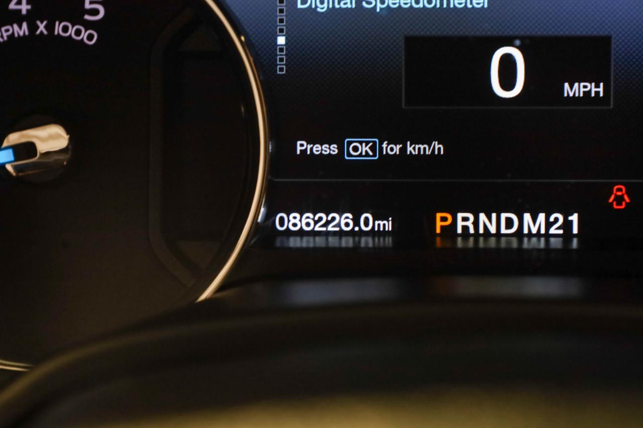 Ford Super Duty F-250 SRW Platinum 4WD Crew Cab 8' Box 2017