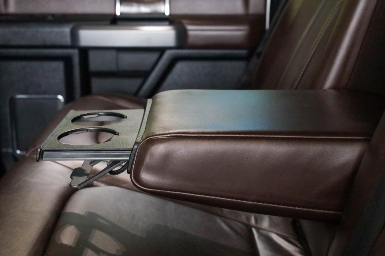 Ford Super Duty F-250 SRW Platinum 4WD Crew Cab 8' Box 2017