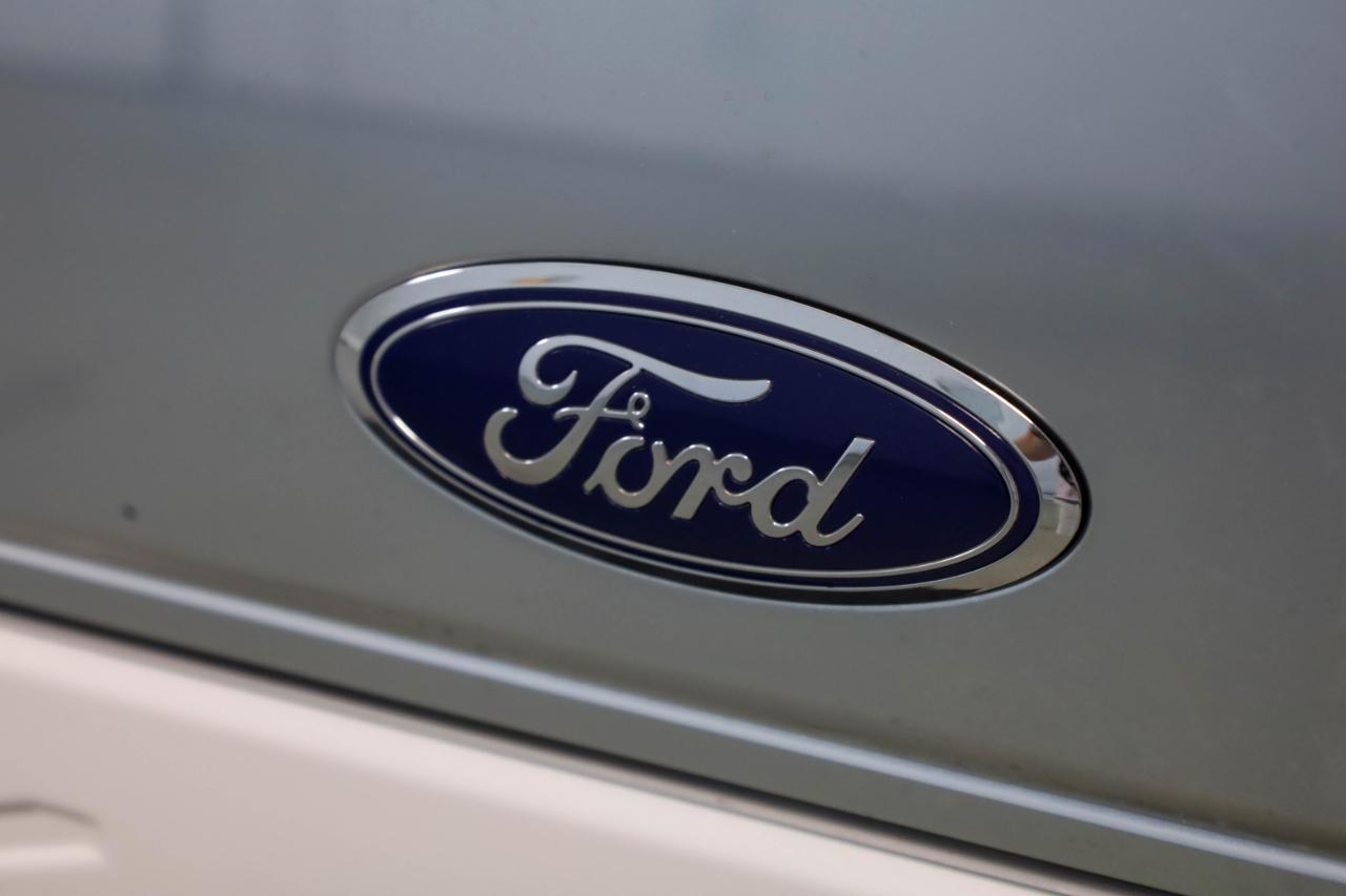 Ford Super Duty F-250 SRW Platinum 4WD Crew Cab 8' Box 2017