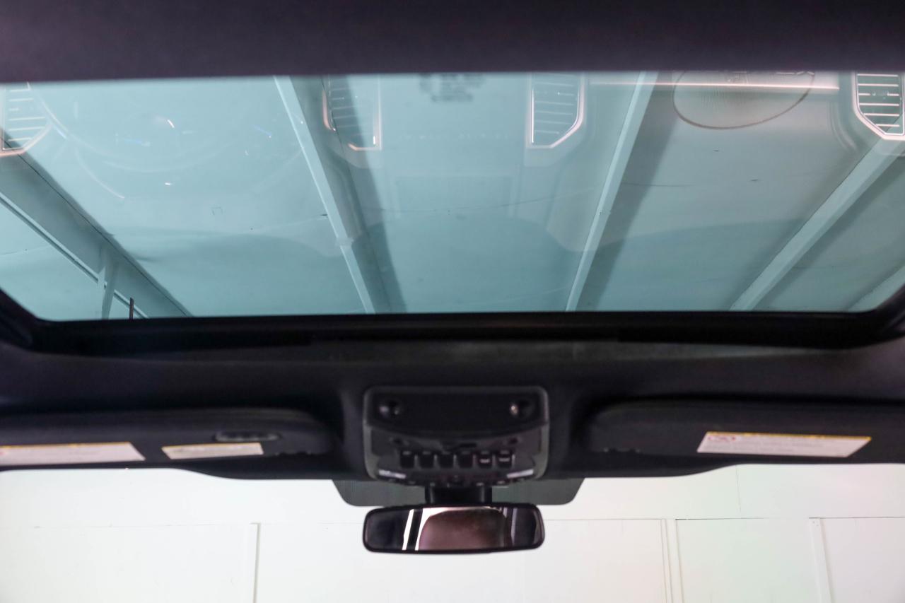 Ford Super Duty F-250 SRW Platinum 4WD Crew Cab 8' Box 2017