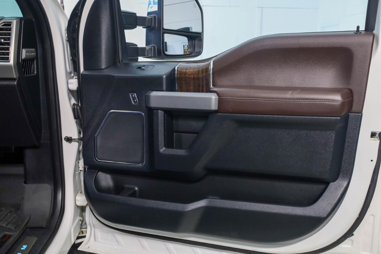 Ford Super Duty F-250 SRW Platinum 4WD Crew Cab 8' Box 2017