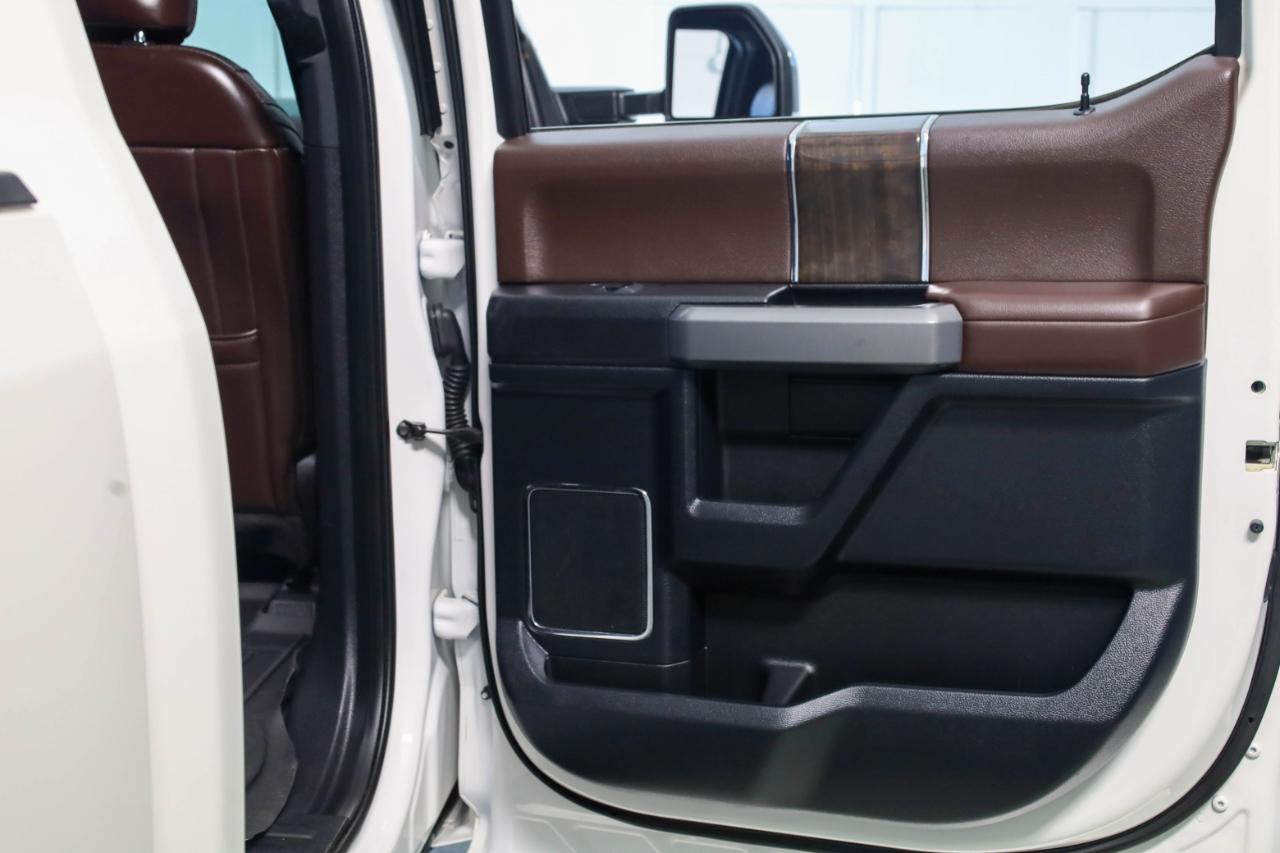 Ford Super Duty F-250 SRW Platinum 4WD Crew Cab 8' Box 2017