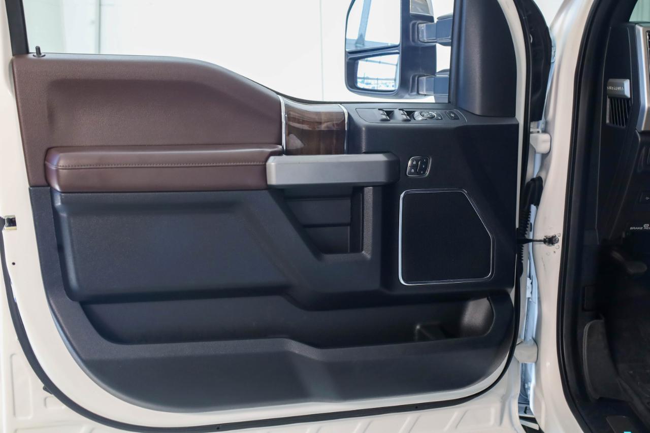 Ford Super Duty F-250 SRW Platinum 4WD Crew Cab 8' Box 2017