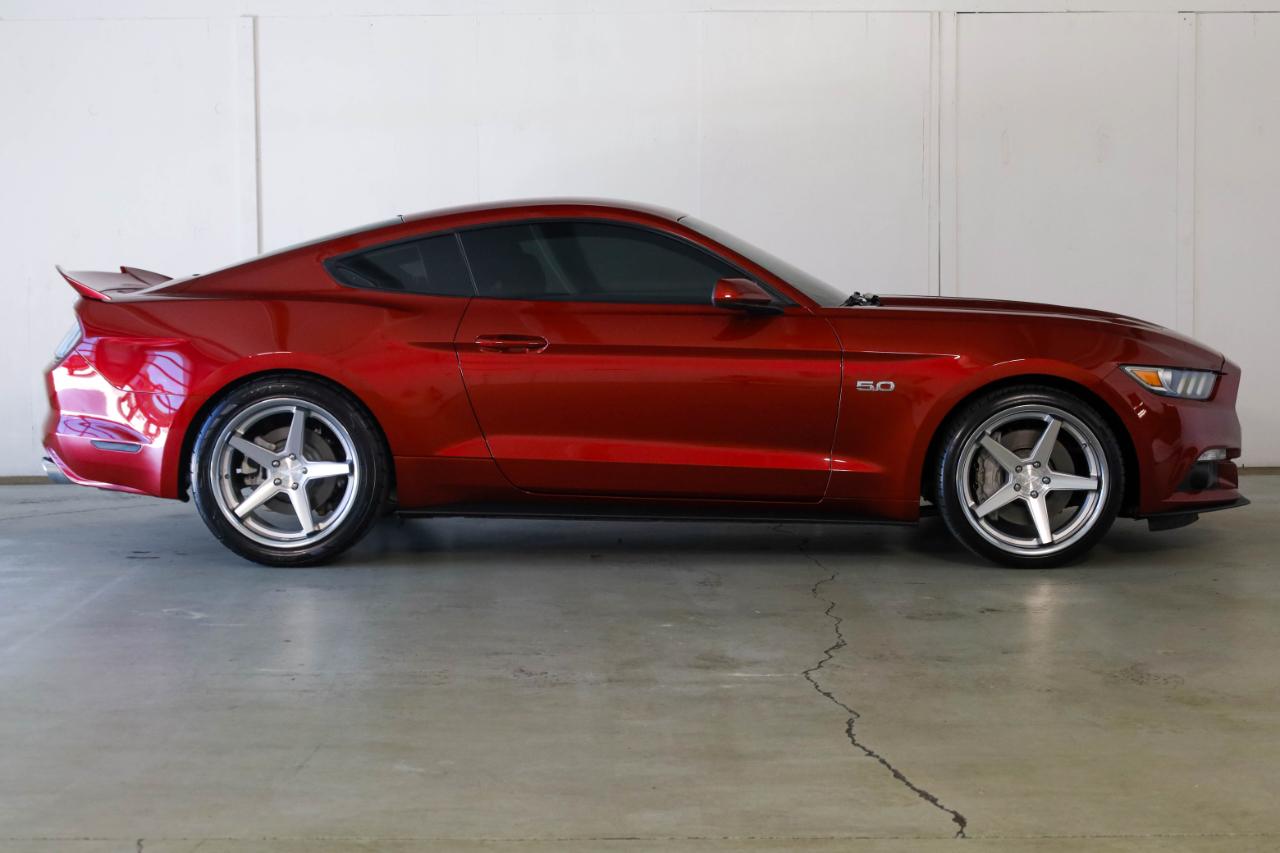 Ford Mustang GT Fastback 2017