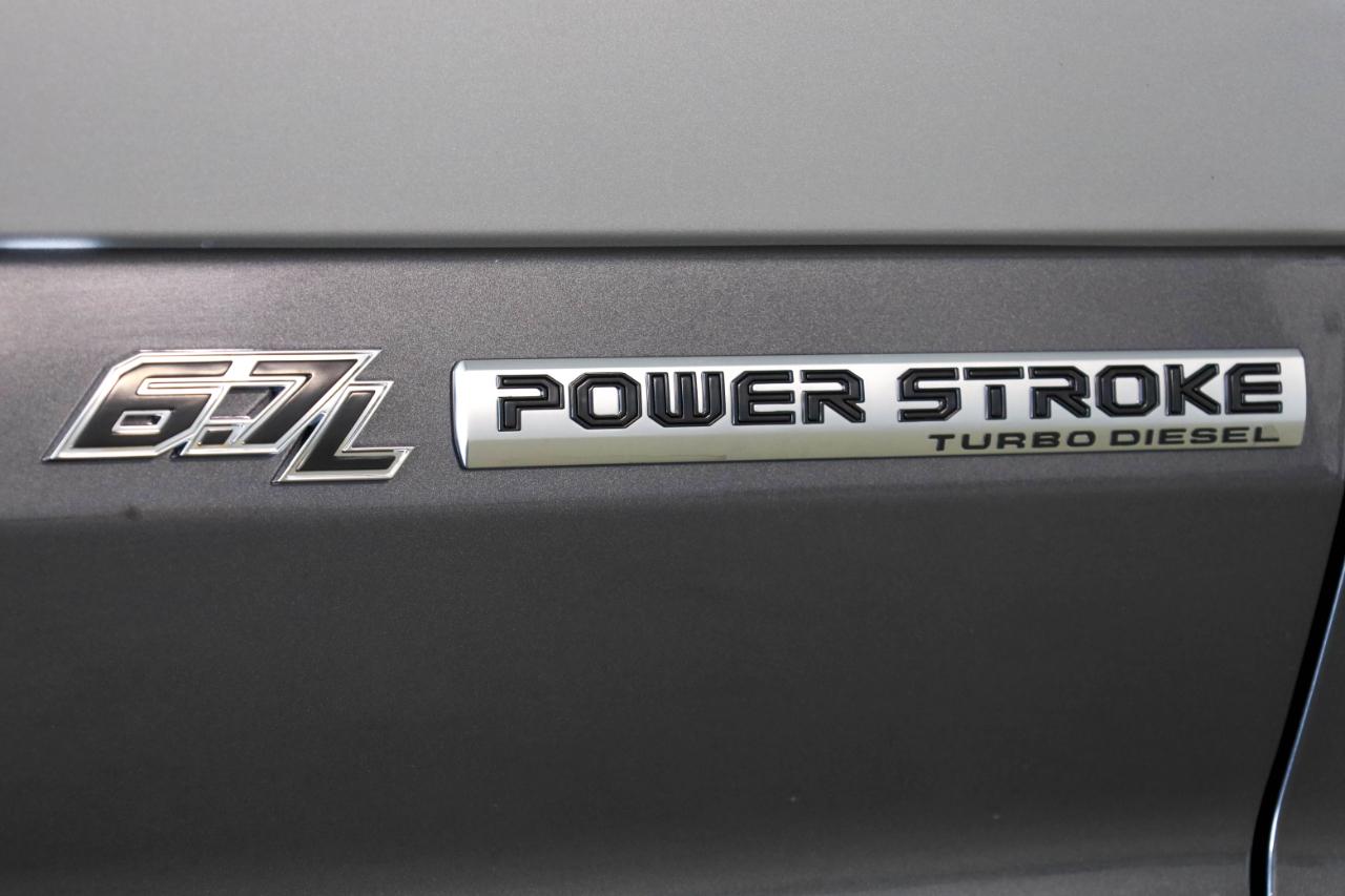 Ford Super Duty F-250 SRW King Ranch 4WD Crew Cab 8' Box 2022