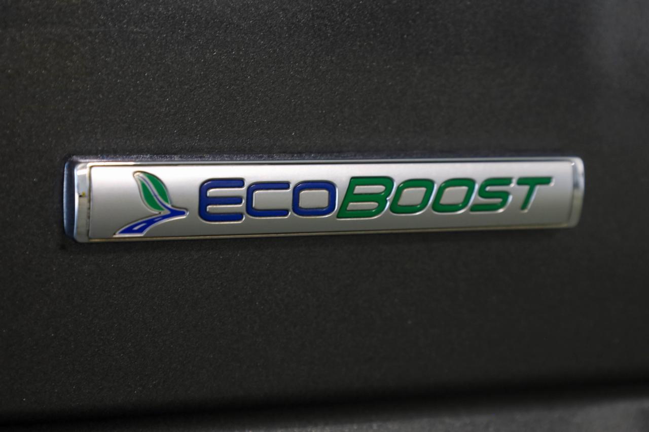 Ford F-150 4WD SuperCrew 145" Platinum 2015