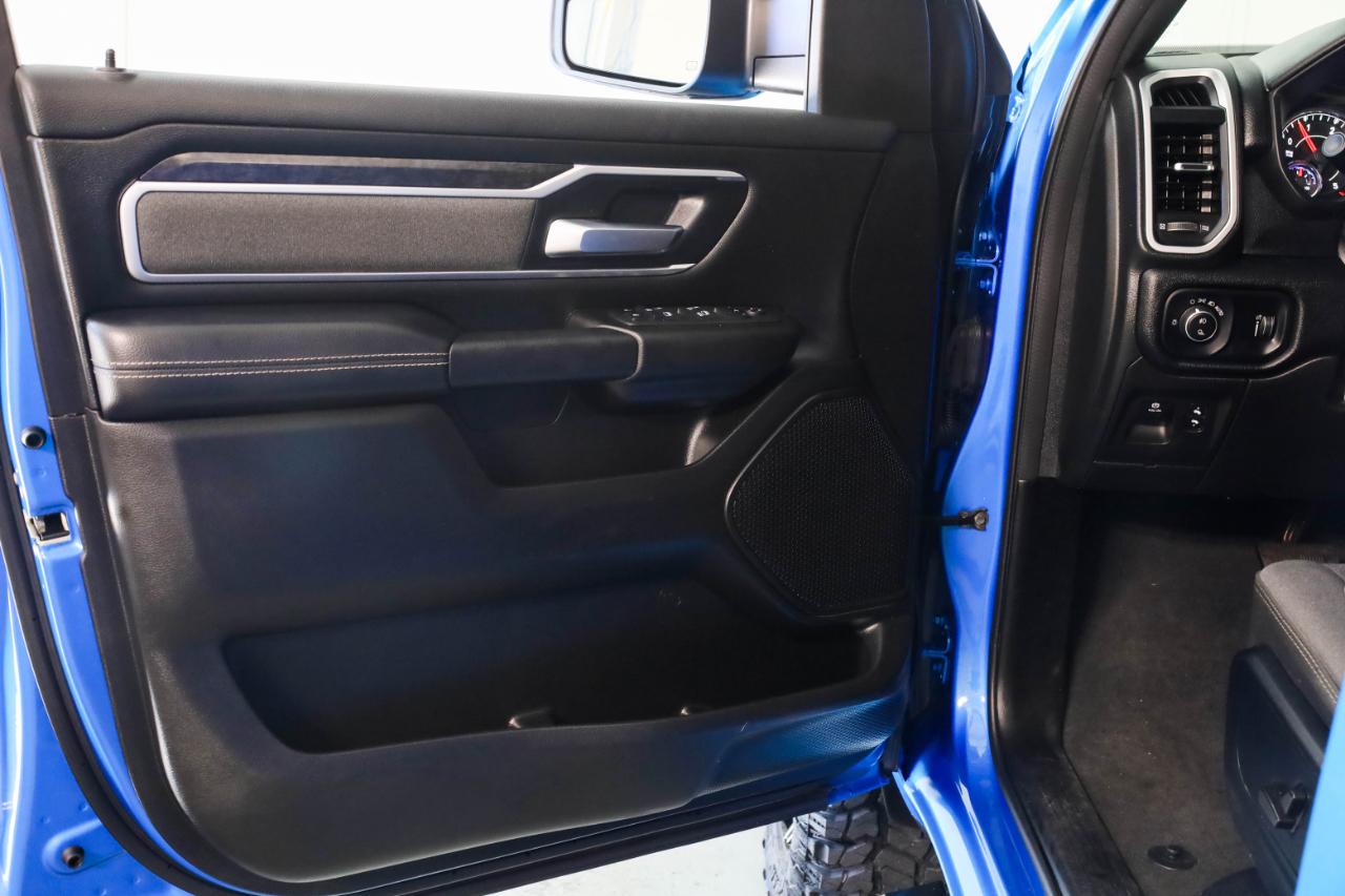 RAM 1500 Big Horn 4x4 Crew Cab 5'7" Box 2022