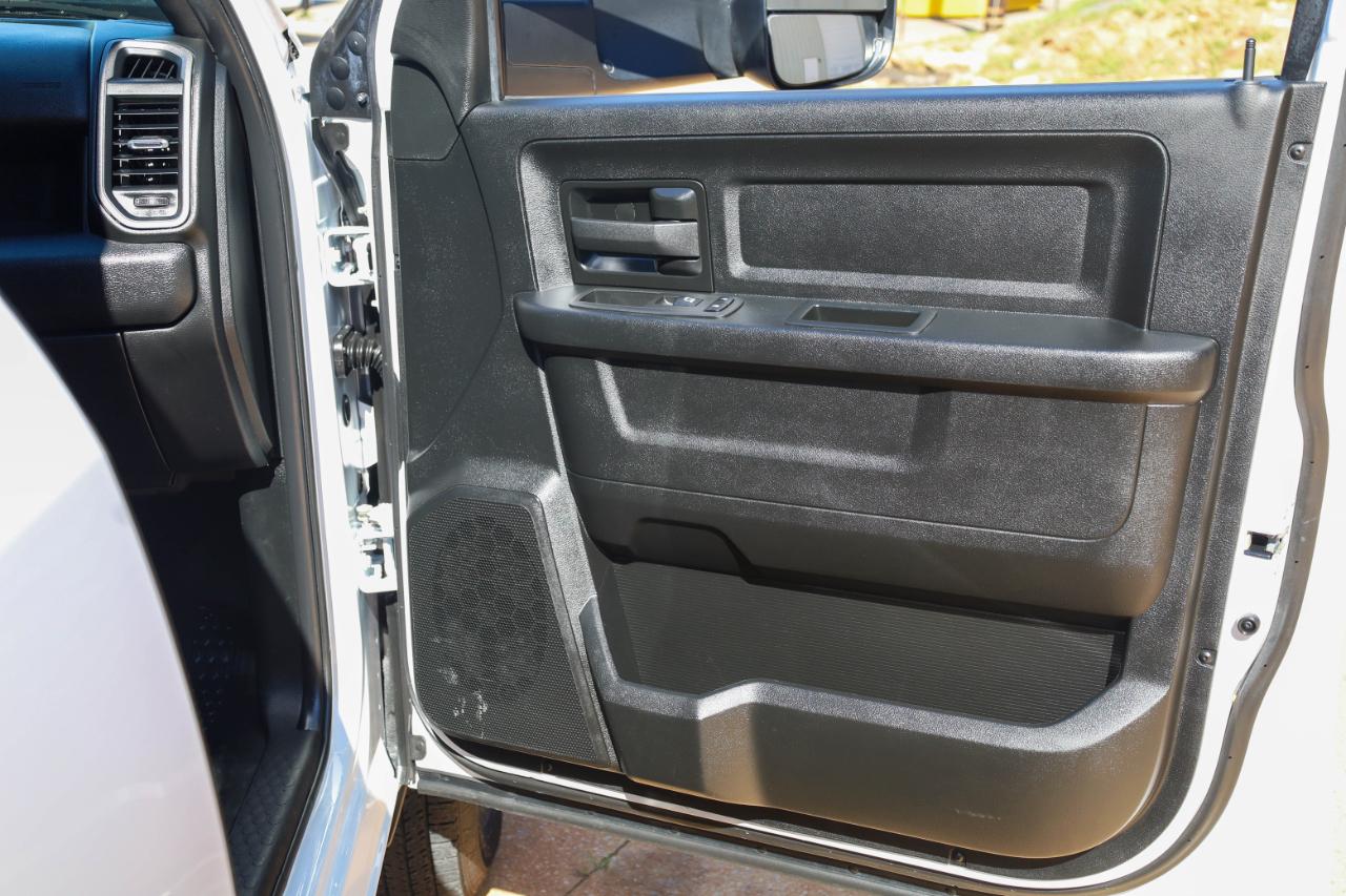 RAM 3500 Chassis Cab Tradesman 4WD Crew Cab 60" CA 172.4" WB 2021