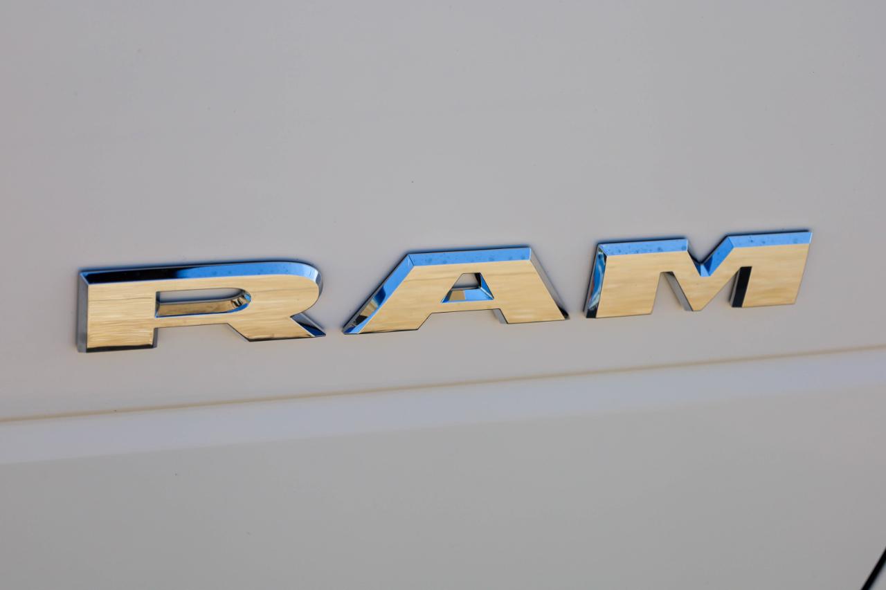 RAM 3500 Chassis Cab Tradesman 4WD Crew Cab 60" CA 172.4" WB 2021