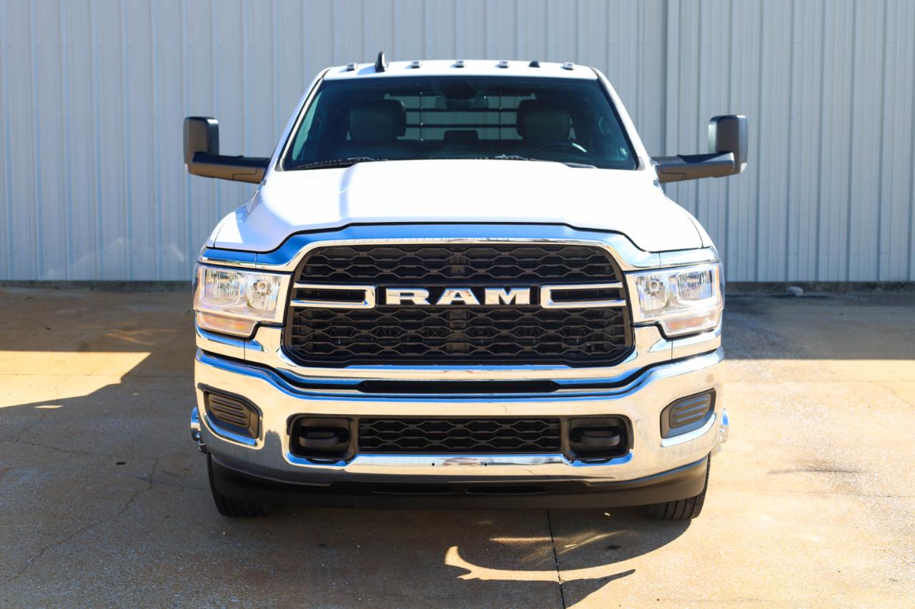 RAM 3500 Chassis Cab Tradesman 4WD Crew Cab 60" CA 172.4" WB 2021