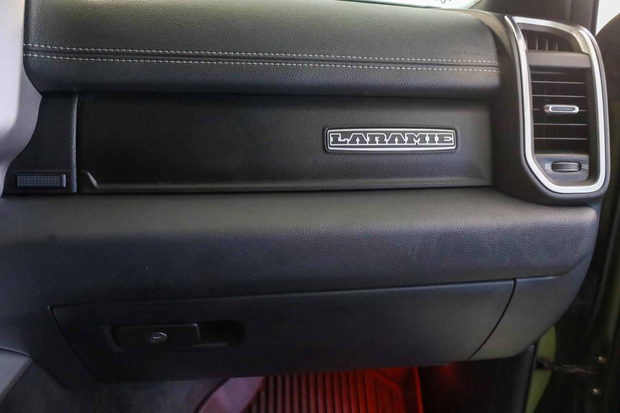 RAM 1500 Laramie 4x4 Crew Cab 5'7" Box 2022