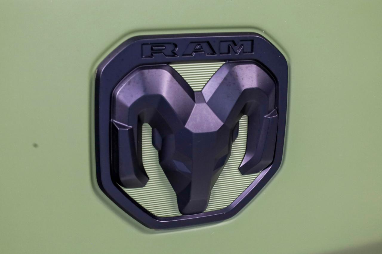 RAM 1500 Laramie 4x4 Crew Cab 5'7" Box 2022