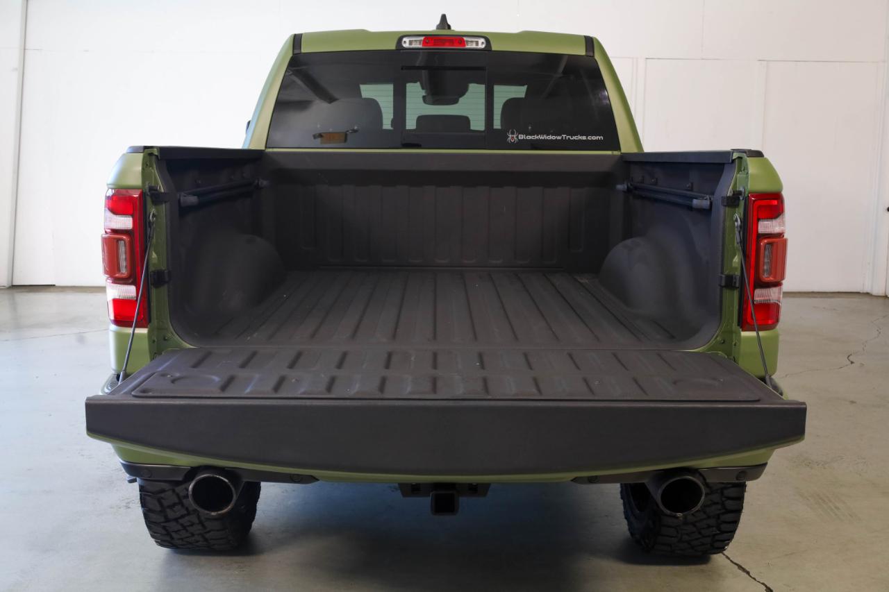 RAM 1500 Laramie 4x4 Crew Cab 5'7" Box 2022
