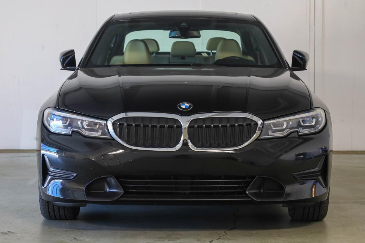 2021 BMW 3 Series 330e Sedan's photo
