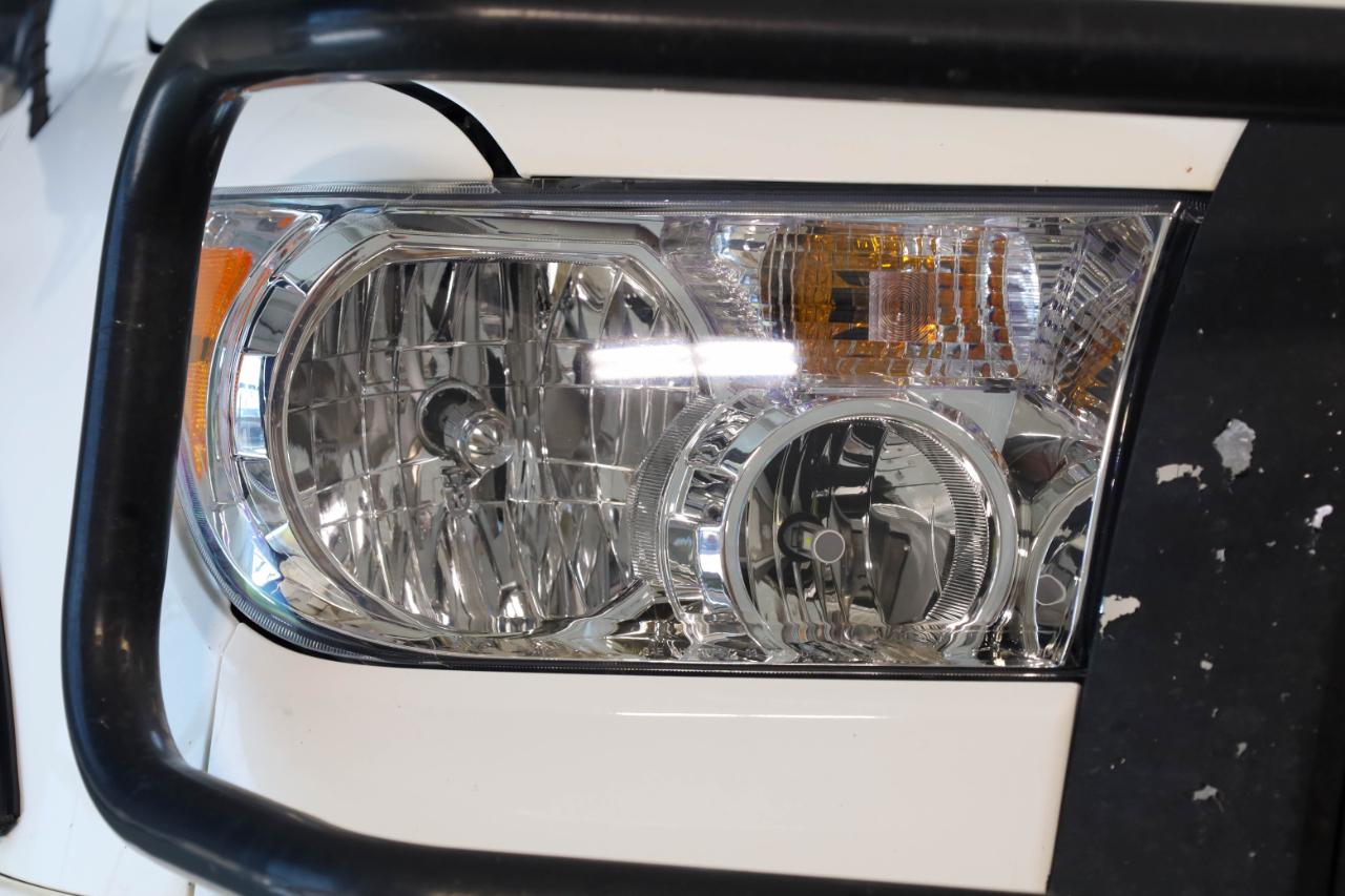 Toyota Tundra 4WD Truck Dbl 4.6L V8 6-Spd AT (Natl) 2010