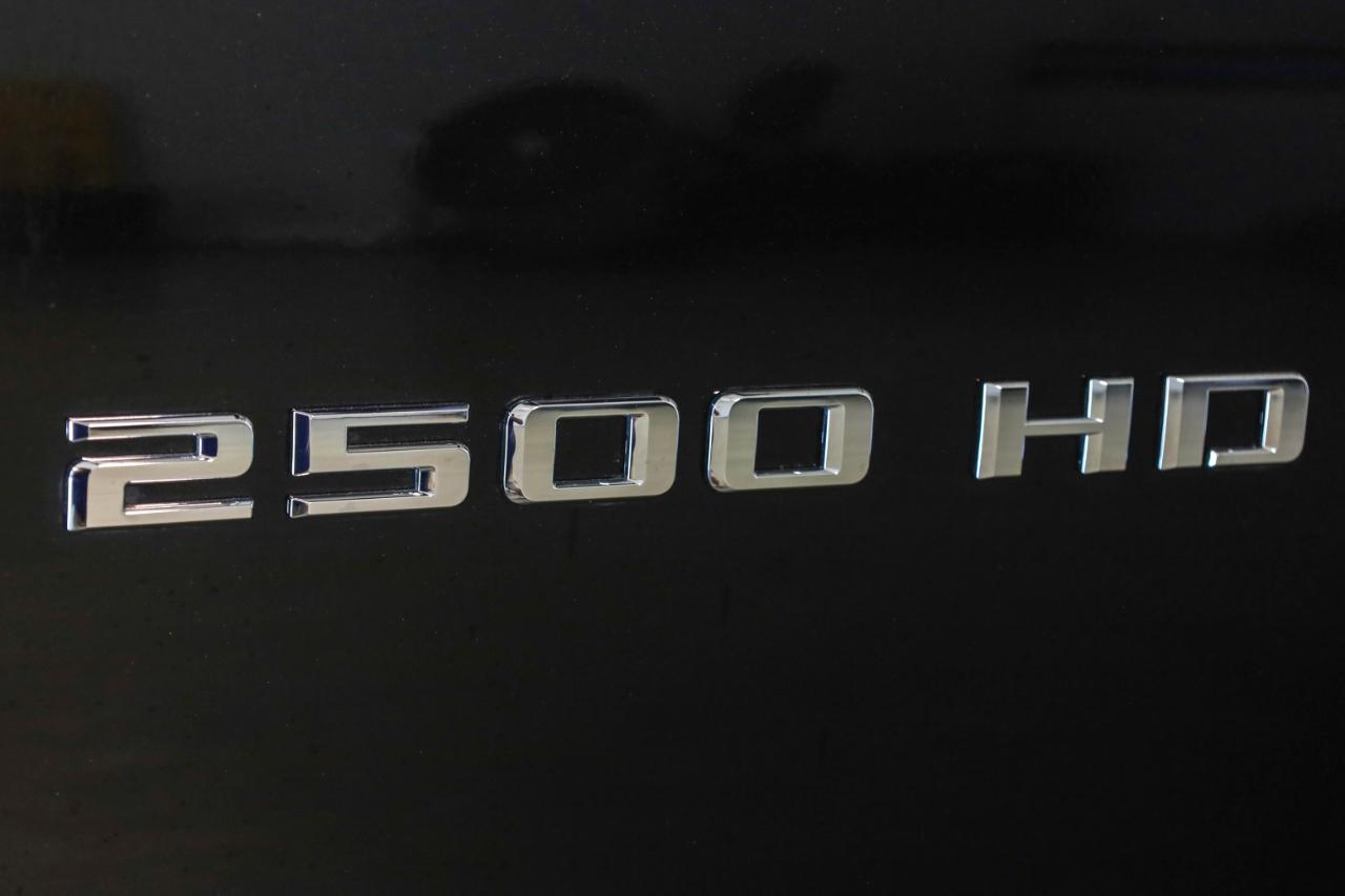 Chevrolet Silverado 2500HD 4WD Crew Cab 159" LTZ 2022