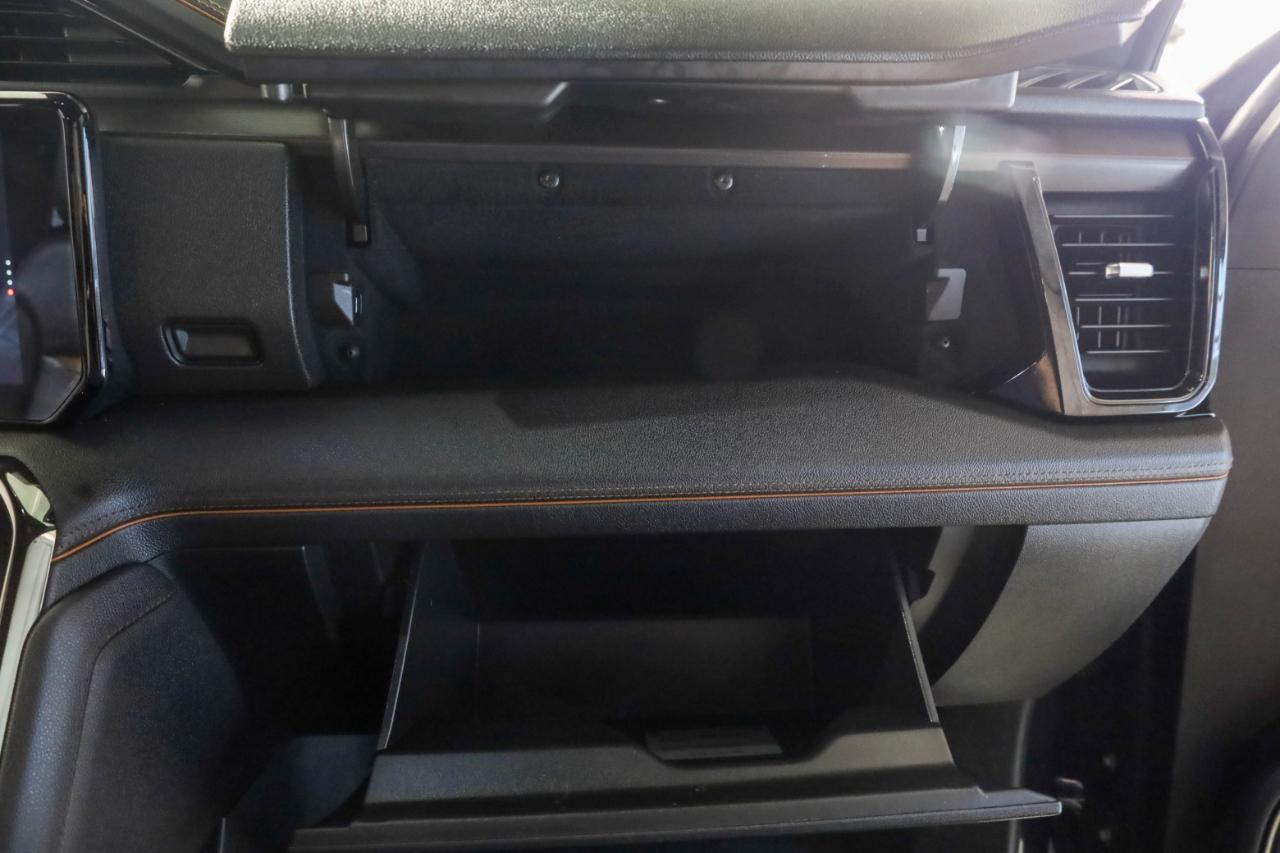 GMC Sierra 2500HD 4WD Crew Cab 159" AT4 2024