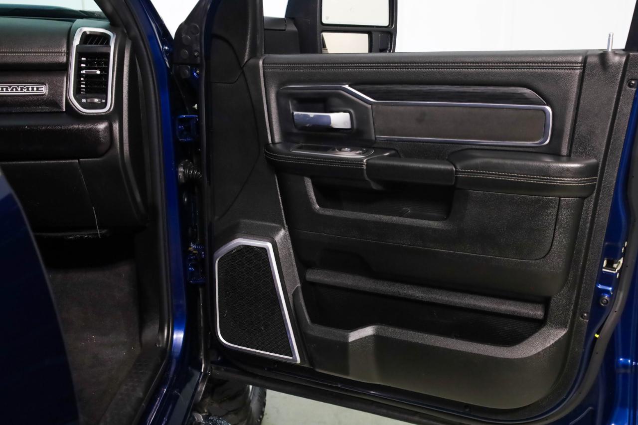 RAM 2500 Laramie 4x4 Crew Cab 6'4" Box 2024