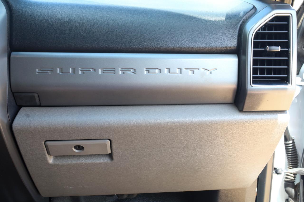 Ford Super Duty F-350 DRW XLT 4WD Crew Cab 179" WB 60" CA 2020