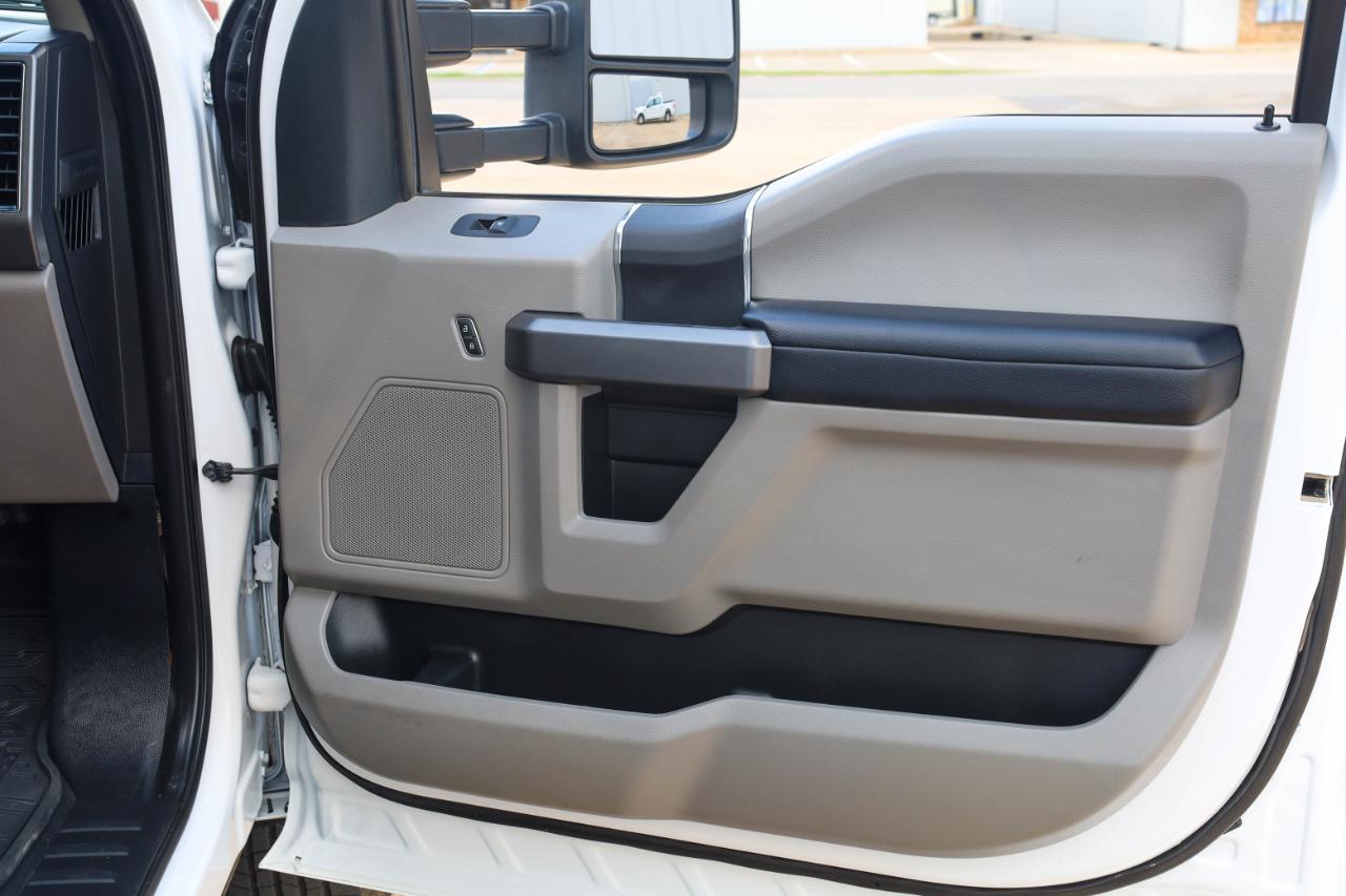 Ford Super Duty F-350 DRW XLT 4WD Crew Cab 179" WB 60" CA 2020