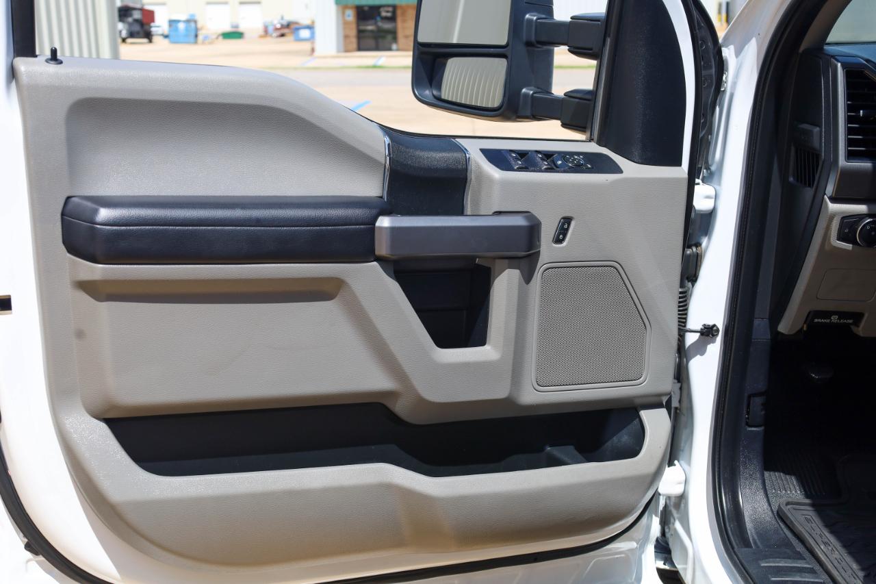 Ford Super Duty F-350 DRW XLT 4WD Crew Cab 179" WB 60" CA 2020
