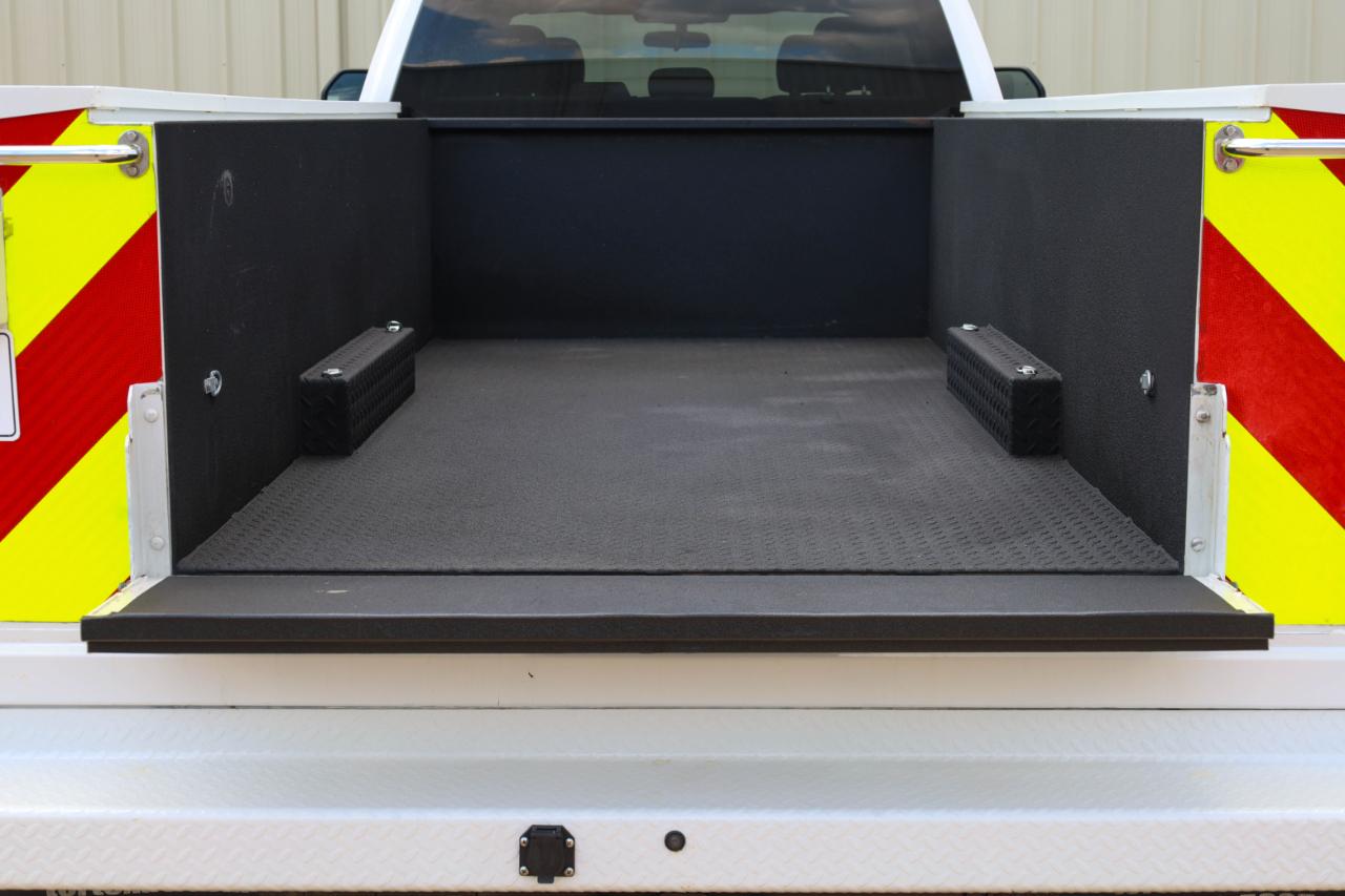 Ford Super Duty F-350 DRW XLT 4WD Crew Cab 179" WB 60" CA 2020