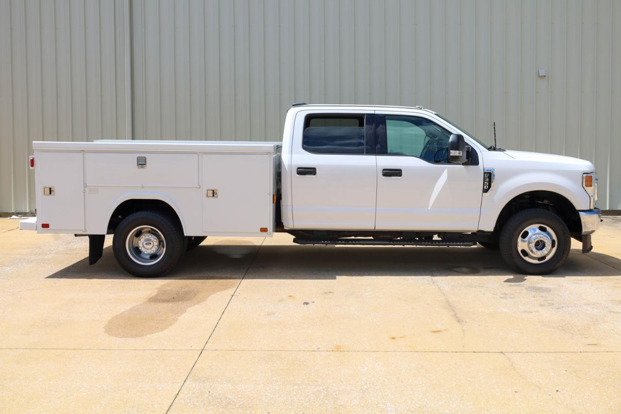 Ford Super Duty F-350 DRW XLT 4WD Crew Cab 179" WB 60" CA 2020