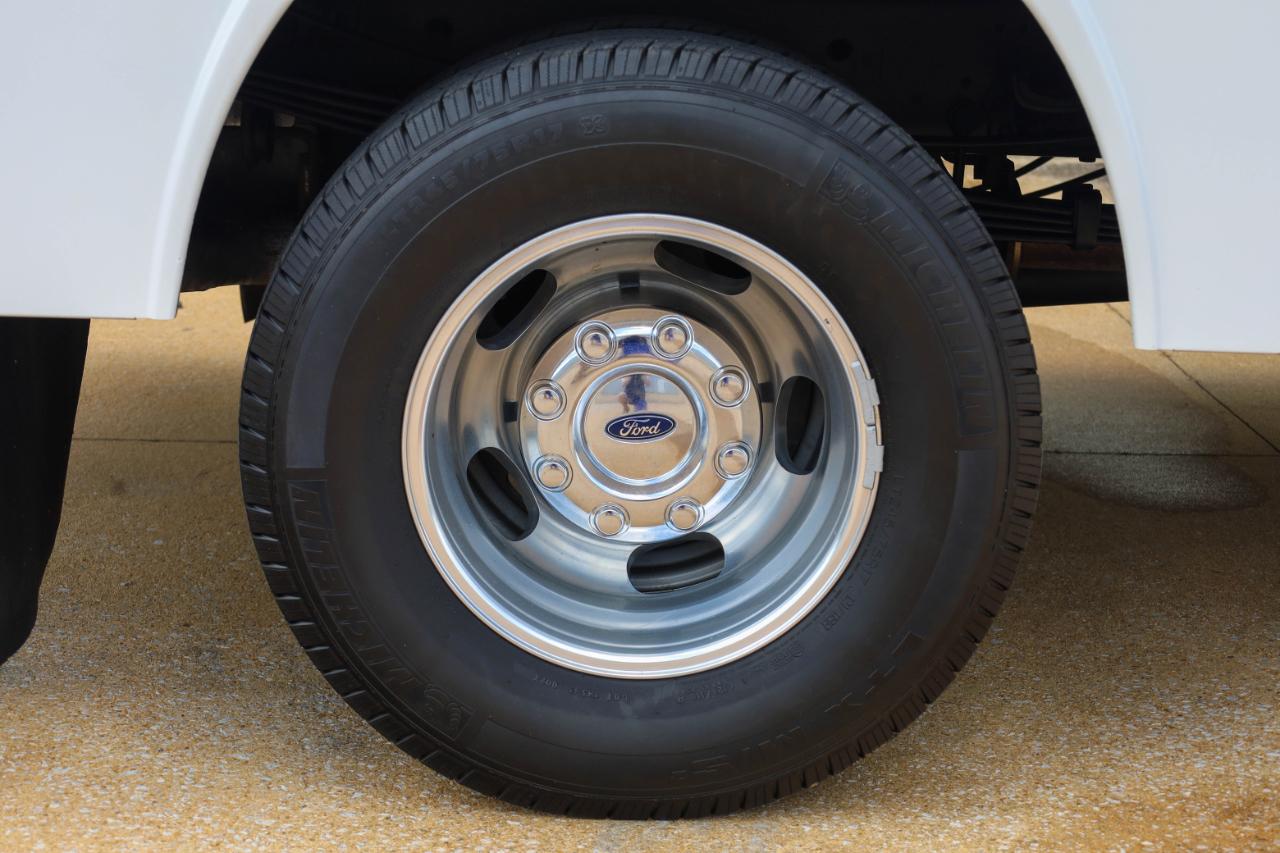 Ford Super Duty F-350 DRW XLT 4WD Crew Cab 179" WB 60" CA 2020
