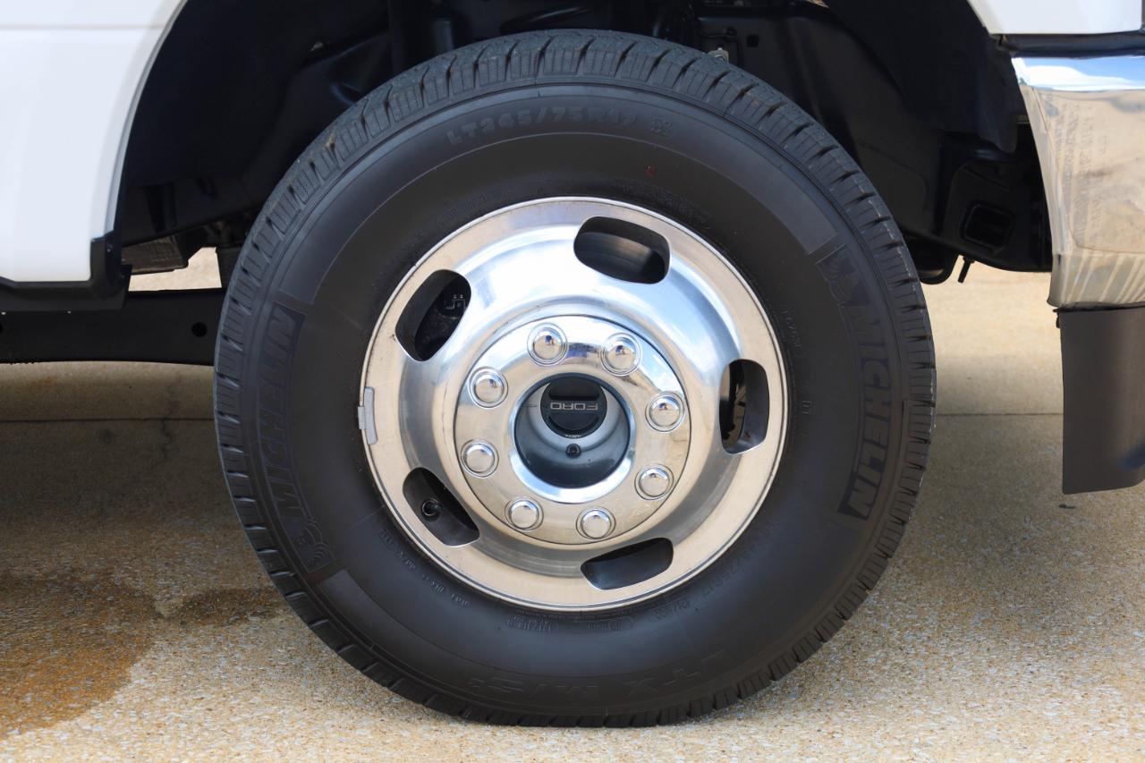 Ford Super Duty F-350 DRW XLT 4WD Crew Cab 179" WB 60" CA 2020