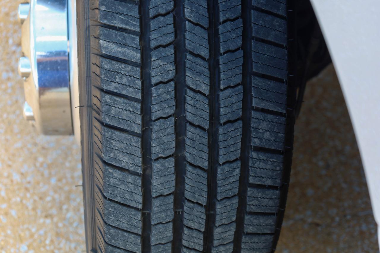 Ford Super Duty F-350 DRW XLT 4WD Crew Cab 179" WB 60" CA 2020