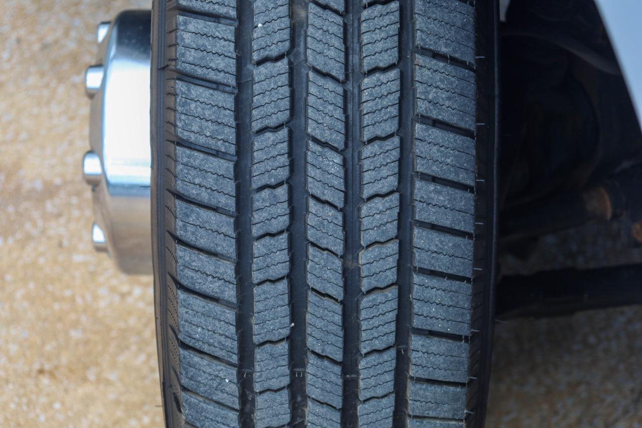 Ford Super Duty F-350 DRW XLT 4WD Crew Cab 179" WB 60" CA 2020