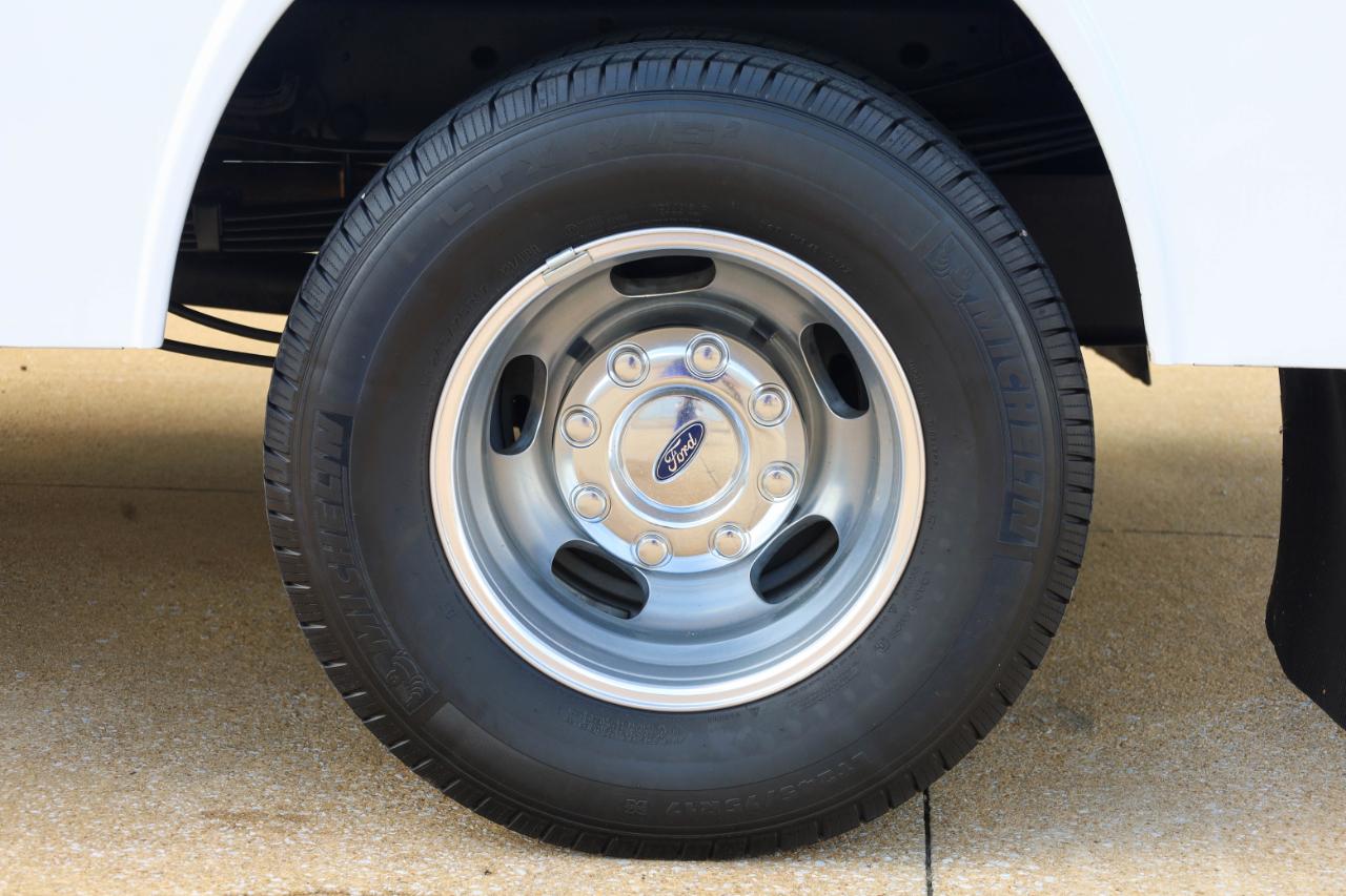Ford Super Duty F-350 DRW XLT 4WD Crew Cab 179" WB 60" CA 2020