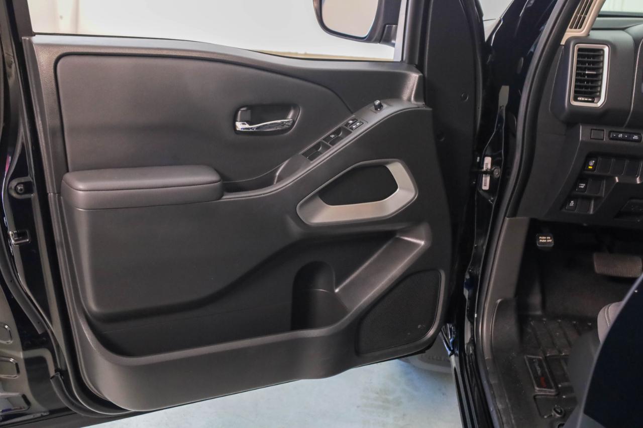 Nissan Frontier Crew Cab 4x2 SV 2024