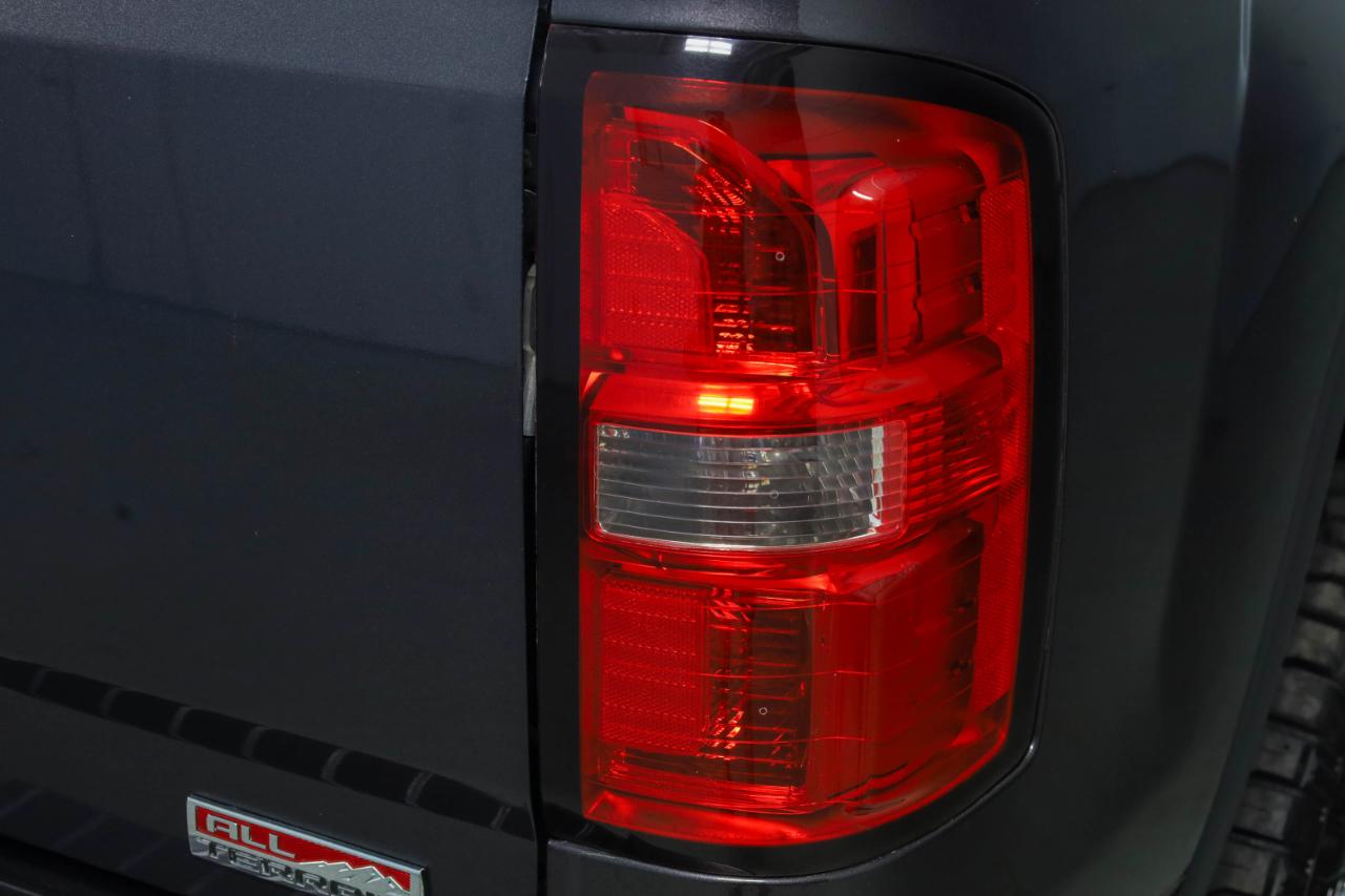 GMC Sierra 2500HD available WiFi 4WD Crew Cab 153.7" SLT 2015