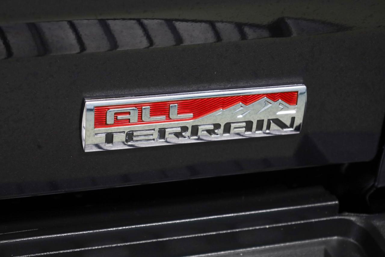 GMC Sierra 2500HD available WiFi 4WD Crew Cab 153.7" SLT 2015