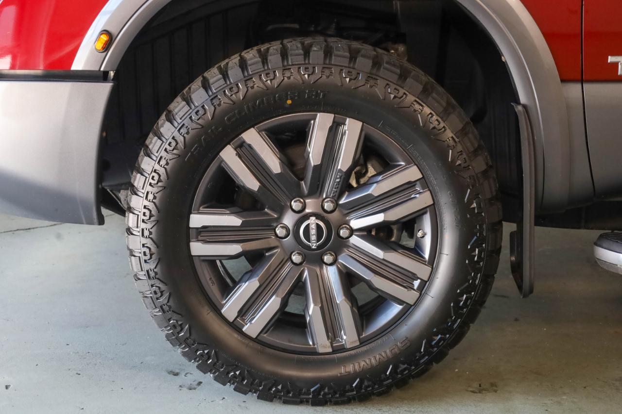 Nissan Titan XD Platinum Reserve Crew Cab 4WD 2023