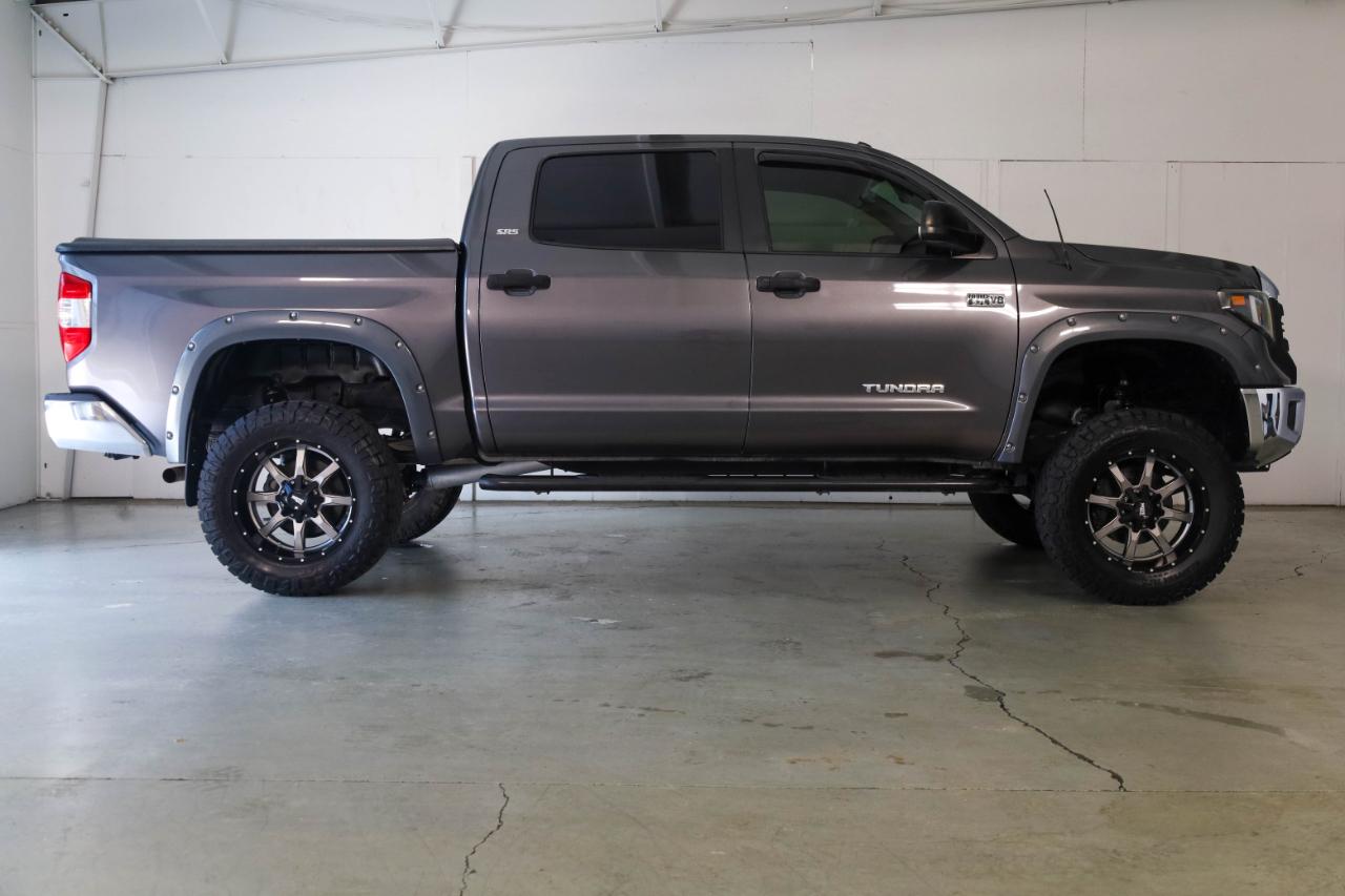 Toyota Tundra 4WD  2017