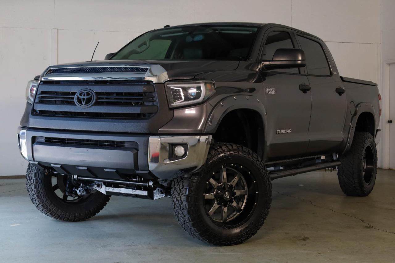 Toyota Tundra 4WD  2017