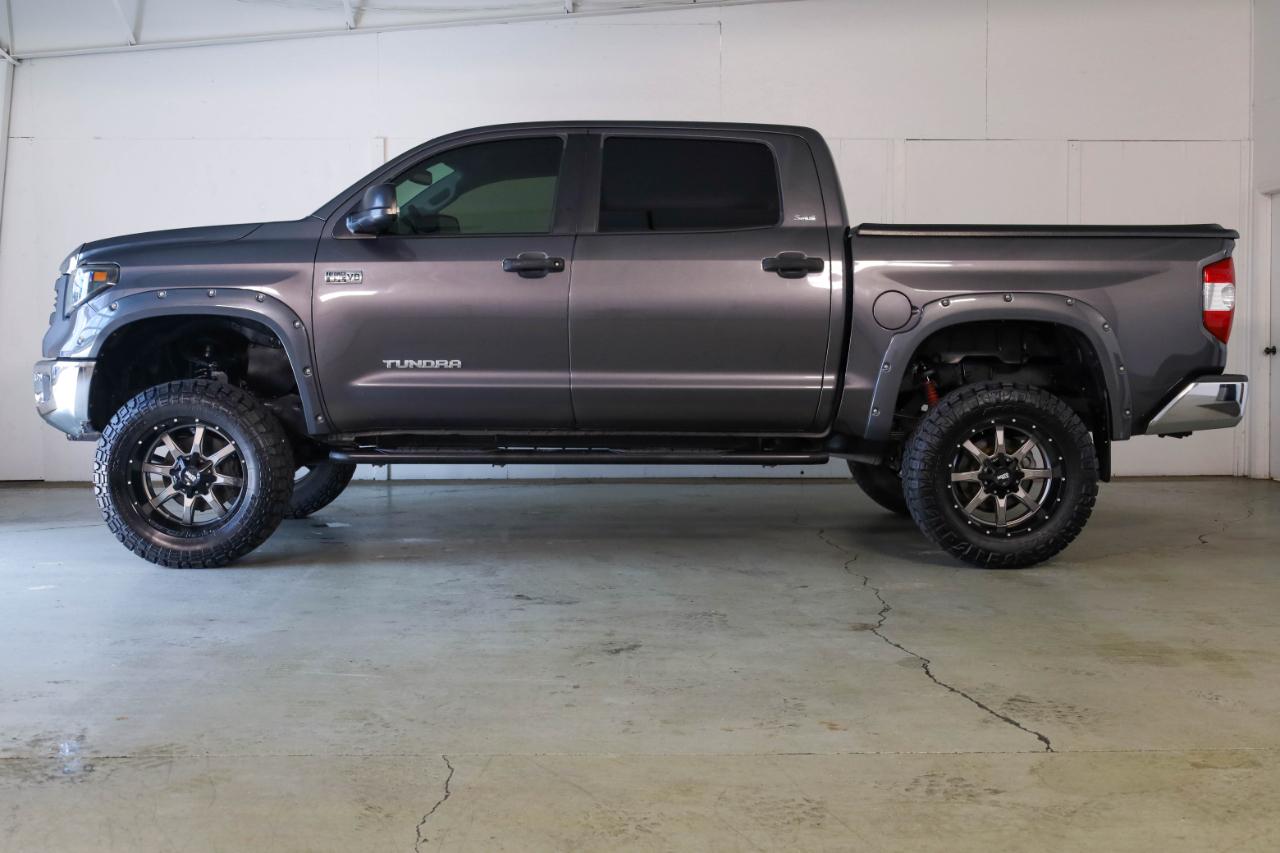 Toyota Tundra 4WD  2017