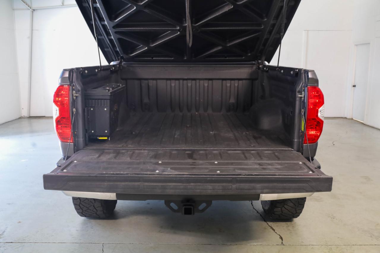 Toyota Tundra 4WD  2017
