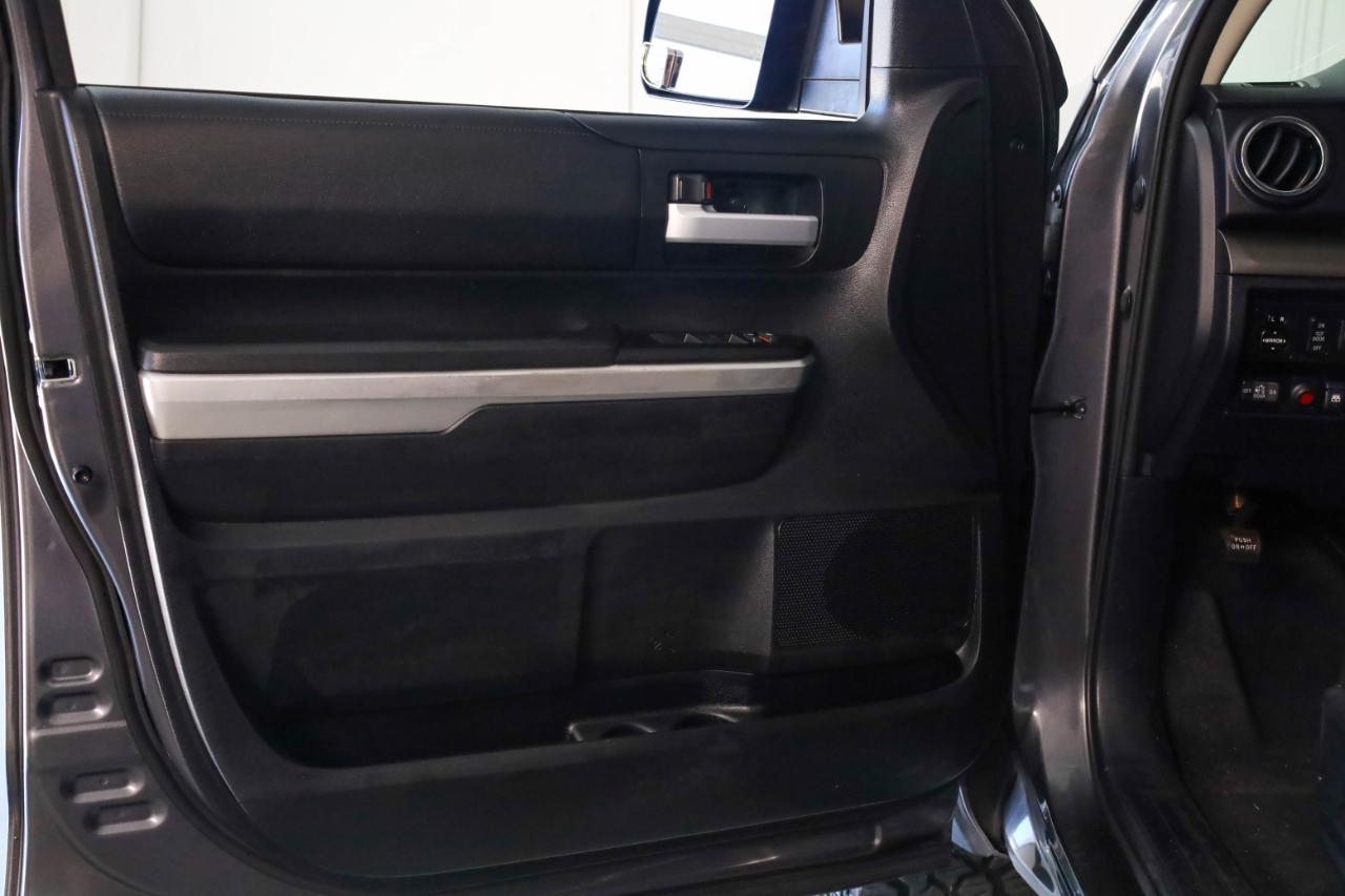 Toyota Tundra 4WD  2017
