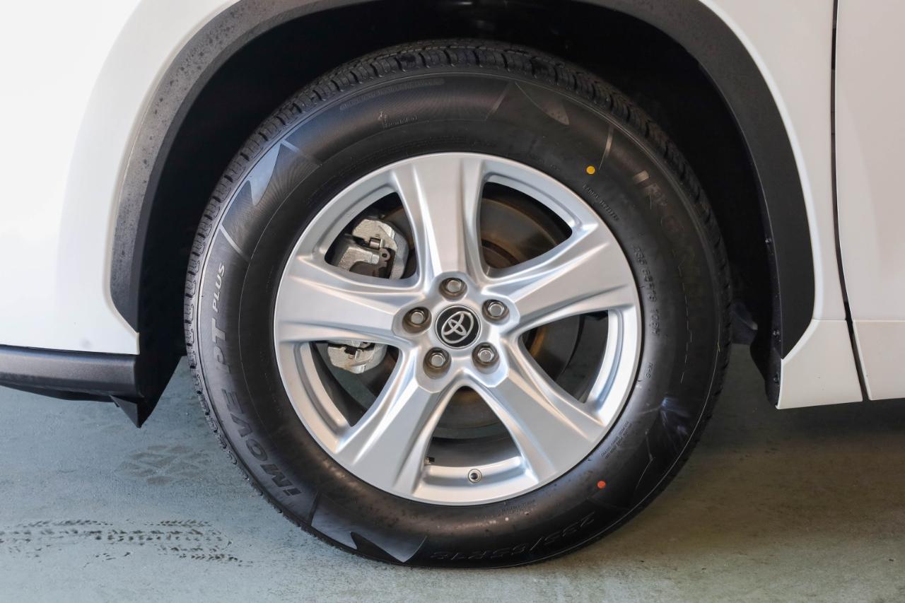 Toyota Highlander LE FWD I4 2022