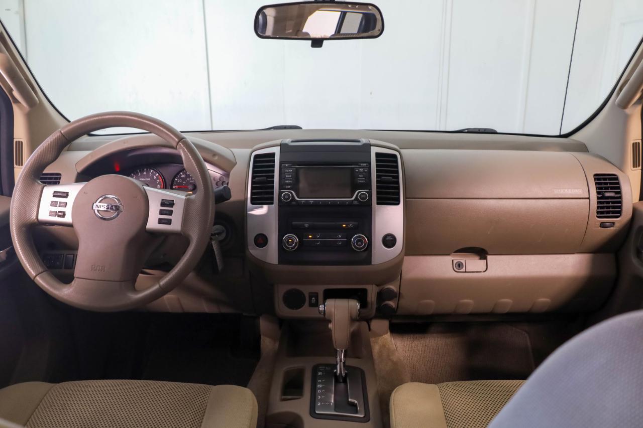 Nissan Frontier SV Crew Cab 2WD SWB at 2016