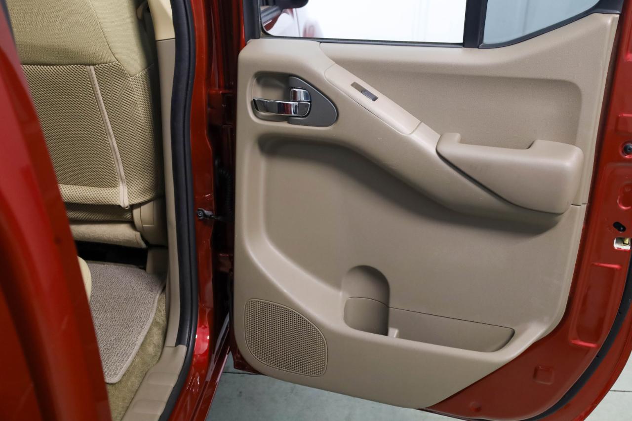 Nissan Frontier SV Crew Cab 2WD SWB at 2016