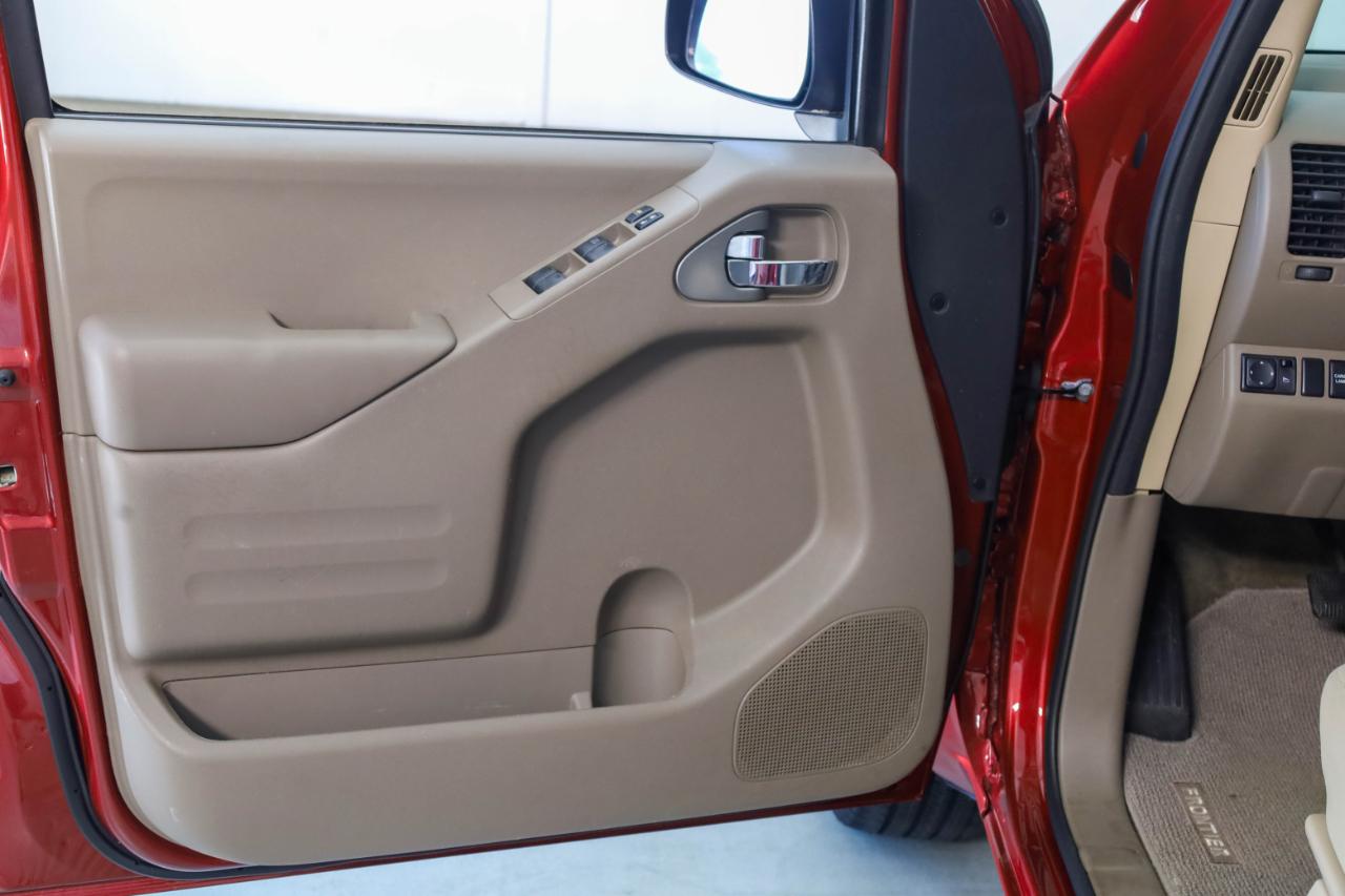 Nissan Frontier SV Crew Cab 2WD SWB at 2016